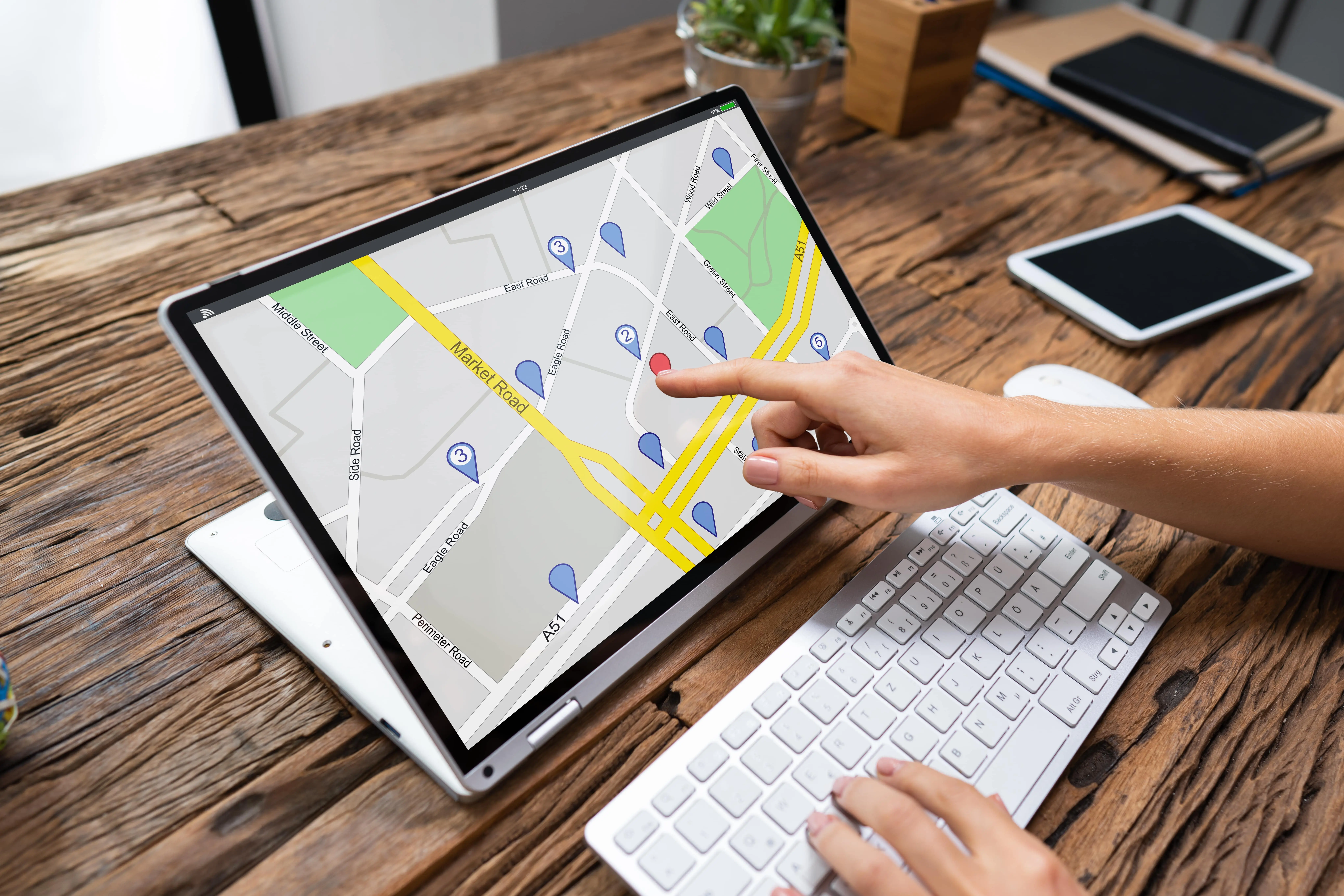 Real-time location tracking dashboard